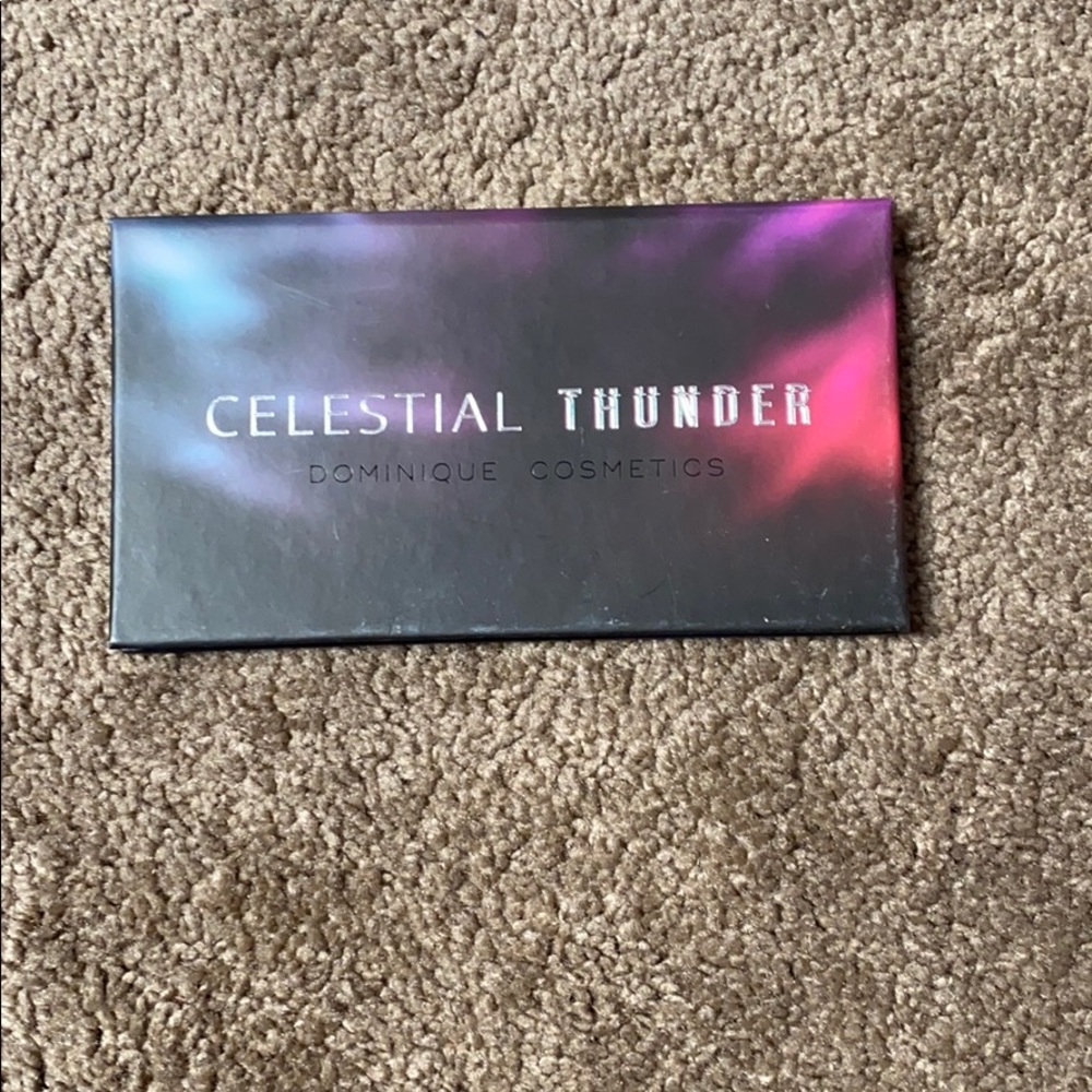 NEW! Dominique Cosmetics Eyeshadow Pallet